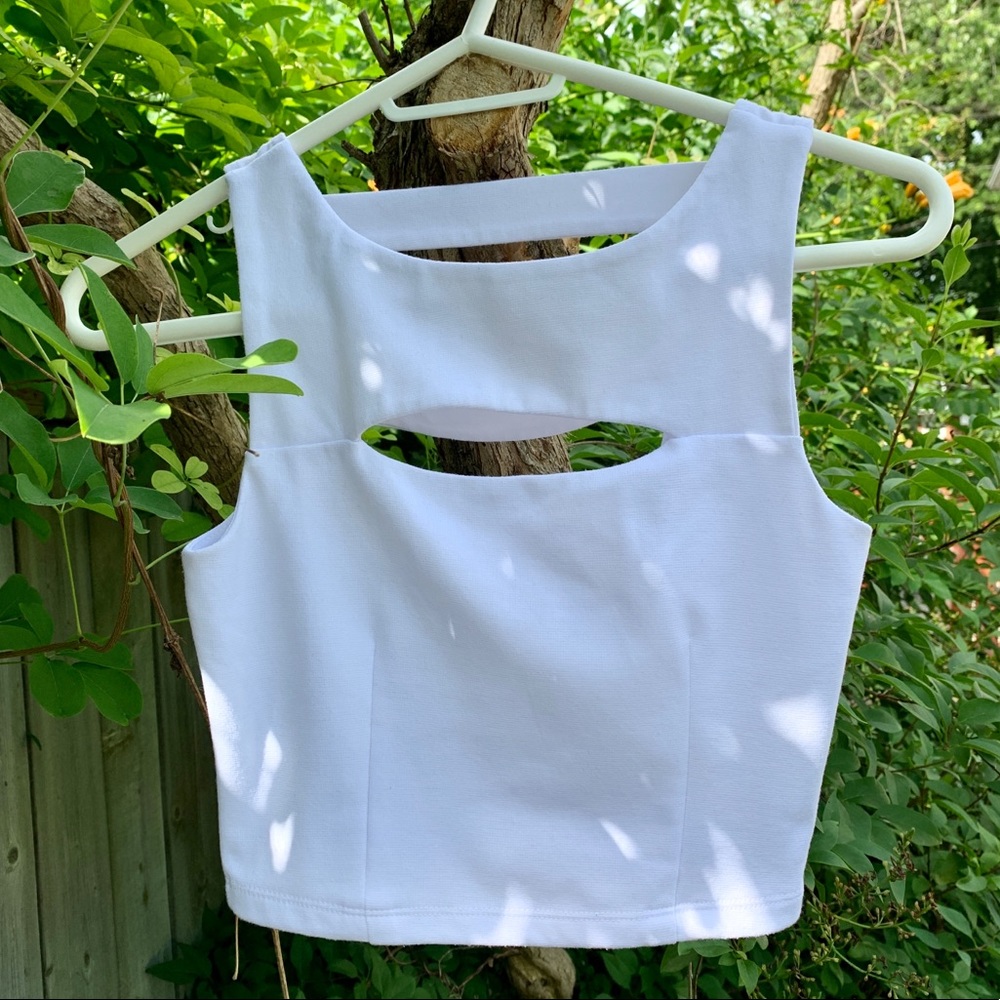 Guess Cut Out Cropped Tank Top